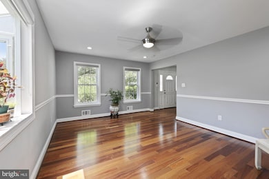 11138 Rutledge Dr, North Potomac, MD 20878 - photo 5