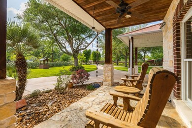 4010 Country Trails St, Alvin, TX 77511 - photo 5