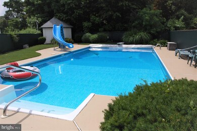 133 Orchard Ave, Hightstown, NJ 08520 - photo 4