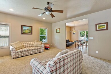 801 N Haskell St, Central Point, OR 97502 - photo 7