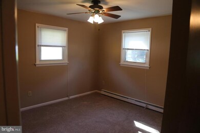 938 E Oak St, Palmyra, PA 17078 - photo 6