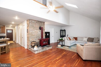 5360 Irving Ruby Rd, Sykesville, MD 21784 - photo 4