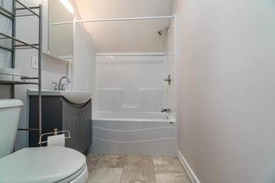 615 Tainter St-7 - Copy.jpg