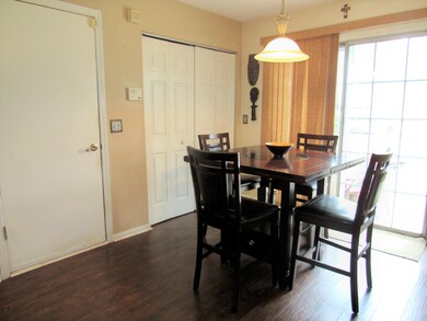 eat in kitchen