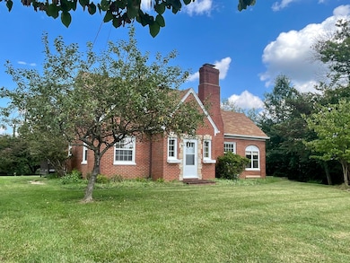 826 Red Ln, Salem, VA 24153 - photo 3