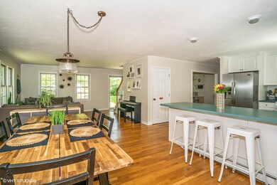 04_11desires_92_KitchenDiningRoom_MLSuse