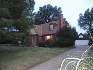 You can see the driveway is separate from the neig