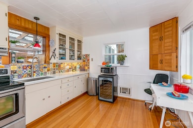 1026 W Mukilteo Blvd, Everett, WA 98203 - photo 6