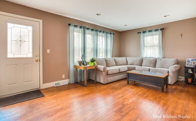 Blue Ribbon Realty-1266 Cavanagh-7