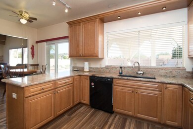 7) KITCHEN