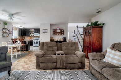 07-Family Room 2