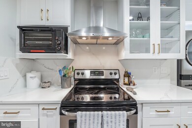 5834 Wyndham Cir unit 303F, Columbia, MD 21044 - photo 4