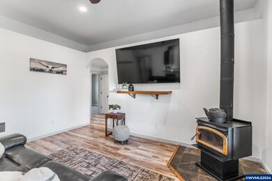 220 NW Sagan Loop, Sheridan, OR 97378 - photo 5