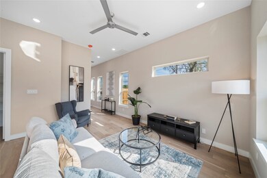 303 Chobani Ln, Houston, TX 77091 - photo 3