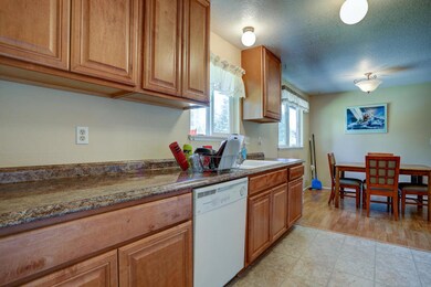 431 SW Blakely Court-7