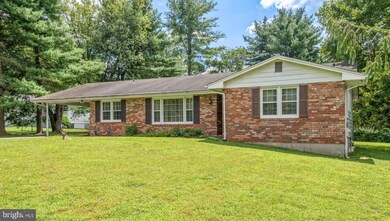 1523 Woodridge Ln, Sykesville, MD 21784 - photo 3