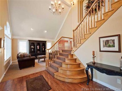 Entry/Foyer.