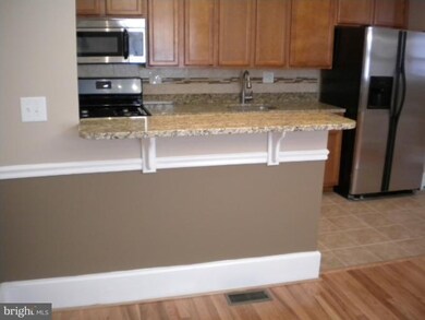 3811 Stokes Dr, Baltimore, MD 21229 - photo 6