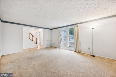 8551 Calypso Ln, Gaithersburg, MD 20879 - photo 5