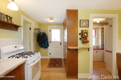 7755 Burlingame Ave SW, Byron Center, MI 49315 - photo 5