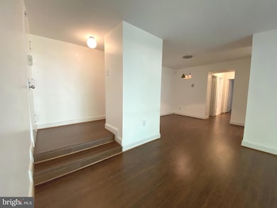 11248 Chestnut Grove Square unit 152, Reston, VA 20190 - photo 6