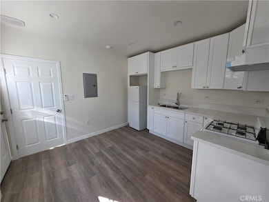 11572 1/2 Amboy Ave, San Fernando, CA 91340 - photo 3