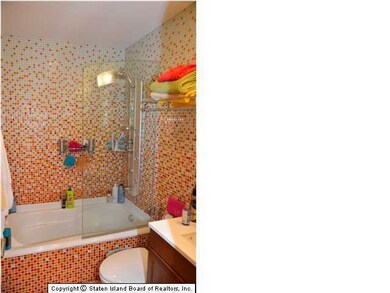 23 Flagship Cir, Staten Island, NY 10309 - photo 5