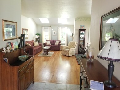 11 Queen of Roses Ln, Uxbridge, MA 01569 - photo 7