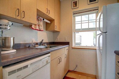 343 W Doty St unit 2, Madison, WI 53703 - photo 6