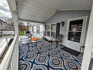 105 Eagle Pointe Dr, New Eagle, PA 15067 - photo 5