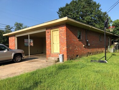 829 Pearl River Ave, McComb, MS 39648 - photo 5