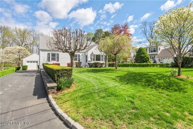 11 Dee Ln, Stamford, CT 06902 - photo 2