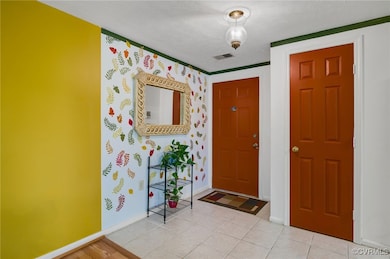 Personalized foyer, keep it, or change it to match