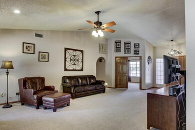 758 N 39th Way-13