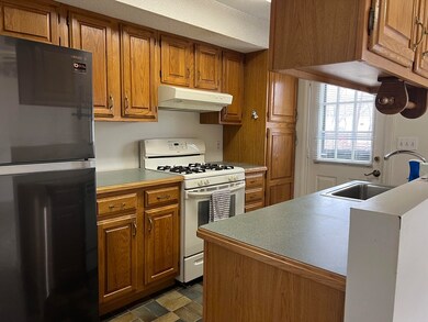 98 Mechanic St unit F, Foxboro, MA 02035 - photo 2