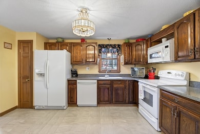 302 Ash St, Winchendon, MA 01475 - photo 6