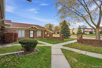 30671 Washington Blvd, Warren, MI 48093 - photo 3