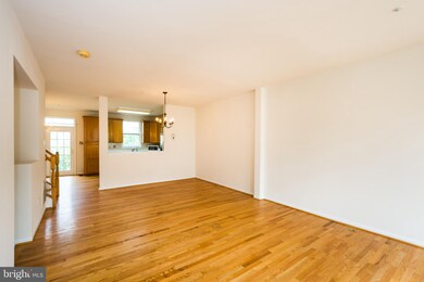 20807 Shamrock Glen Cir, Germantown, MD 20874 - photo 4