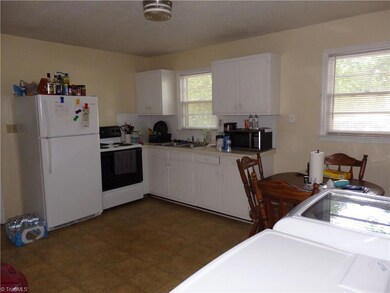 308 Pineview St, Asheboro, NC 27203 - photo 6