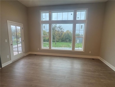 1604 SW Stonewall Dr, Oak Grove, MO 64075 - photo 6