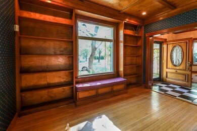 548 2nd Ave E-2