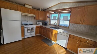 26 Dalbert St unit L7, Carteret, NJ 07008 - photo 2