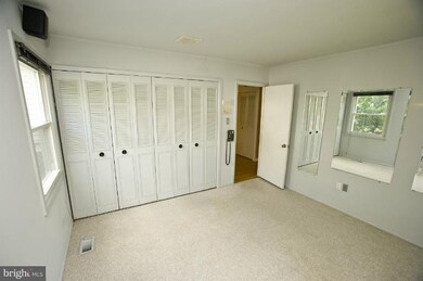 13105 Pennerview Ln, Fairfax, VA 22033 - photo 2