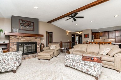 2206 29th St SW, Cedar Rapids, IA 52404 - photo 6