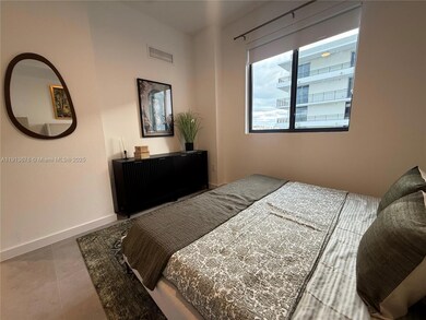 2001 Van Buren St unit 608, Hollywood, FL 33020 - photo 2