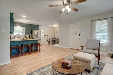 201 E 7th St, Springtown, TX 76082 - photo 3