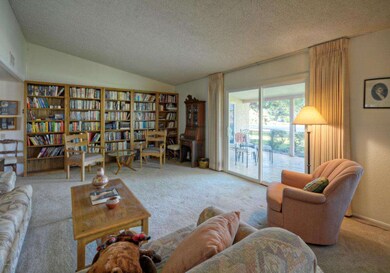 586 Livingroom