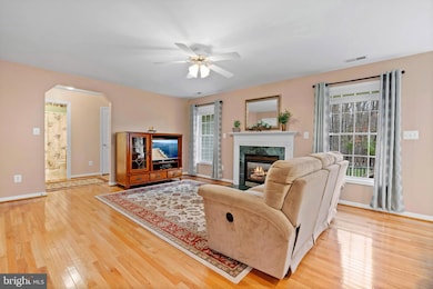 7960 Pebble Creek Ct, Waldorf, MD 20603 - photo 6