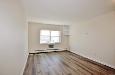 43 Crescent St unit 11, Stamford, CT 06906 - photo 2