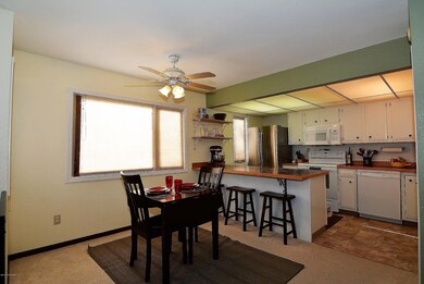 Kitchen & Dining
